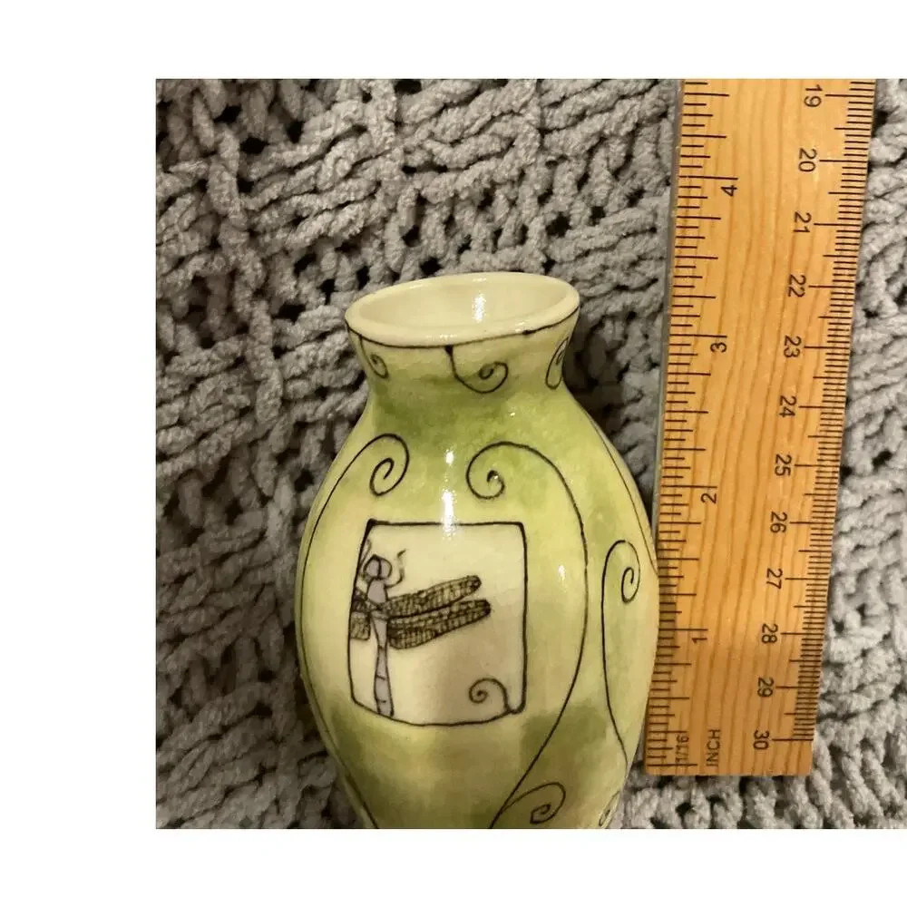 Cute Small Vase w/Dragonflies